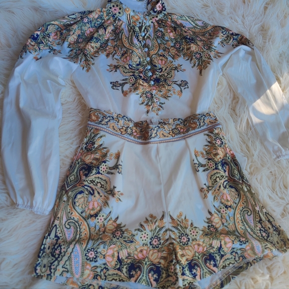 Ladies Chic Shorts Set - Picture 12 of 14